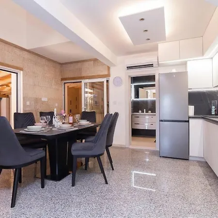 Apartment Paradise House *