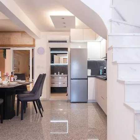 Paradise House Apartment *