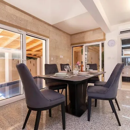 Apartment Paradise House *